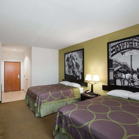 Super 8 By Wyndham Laporte La Porte Esterno foto